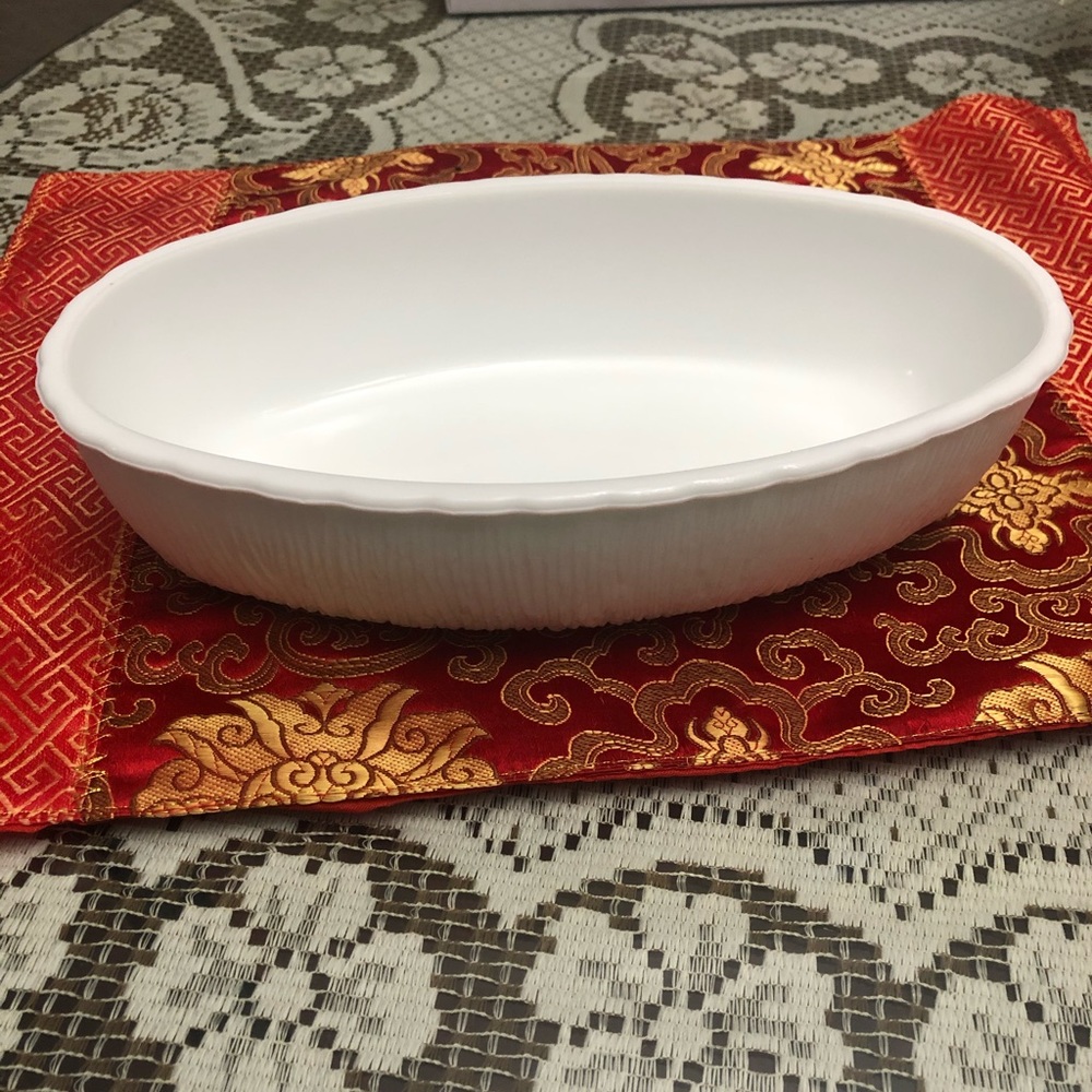 VTG 9.5” MILK GLASS TEXTURED OVAL BOWL